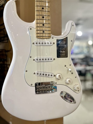 (MODIFIED) Fender - Player Stratocaster Maple, Polar White 2
